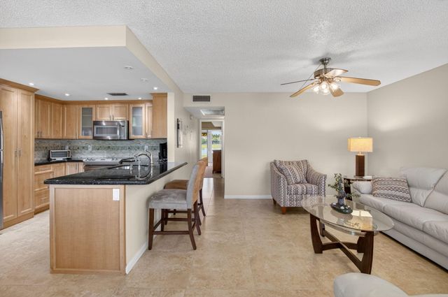 1027 Yarmouth Drive B, Boca Raton, FL 33434