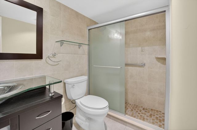 1027 Yarmouth Drive B, Boca Raton, FL 33434