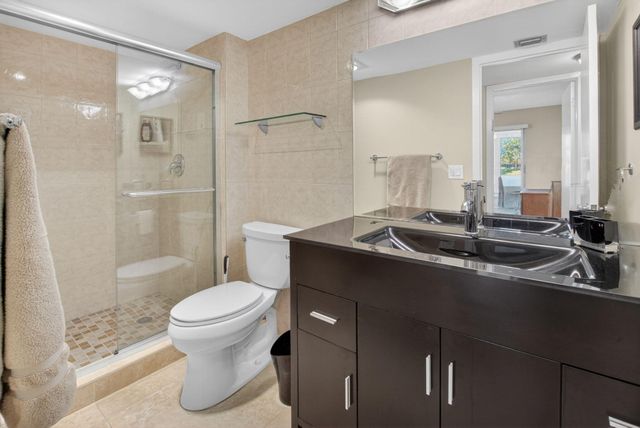 1027 Yarmouth Drive B, Boca Raton, FL 33434