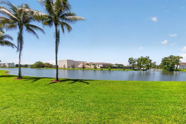 1027 Yarmouth Drive B, Boca Raton, FL 33434