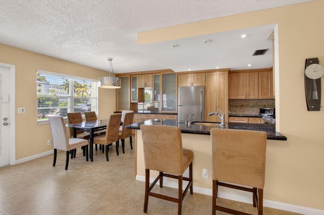 1027 Yarmouth Drive B, Boca Raton, FL 33434