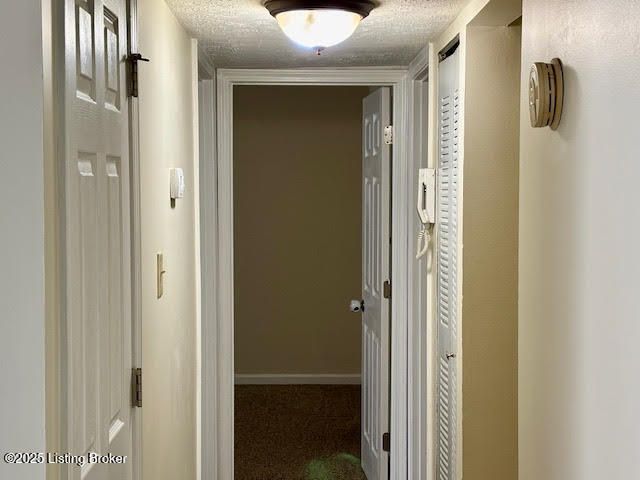 1515 La Fontenay Ct, Louisville, KY 40223