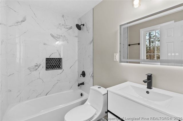 402 Gainey Road, Raeford, NC 28376