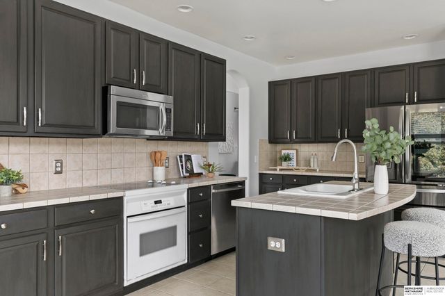 18812 Jackson Street, Elkhorn, NE 68022