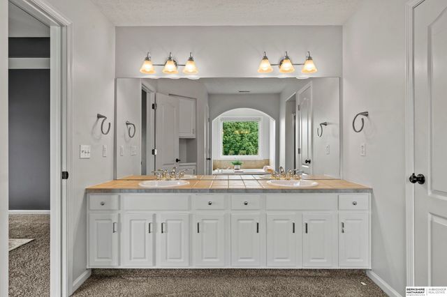 18812 Jackson Street, Elkhorn, NE 68022