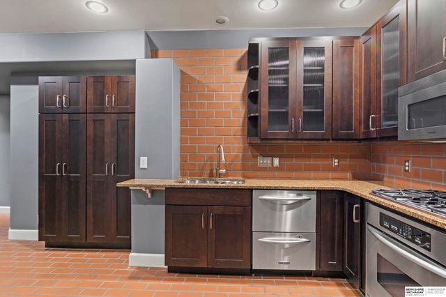 18812 Jackson Street, Elkhorn, NE 68022