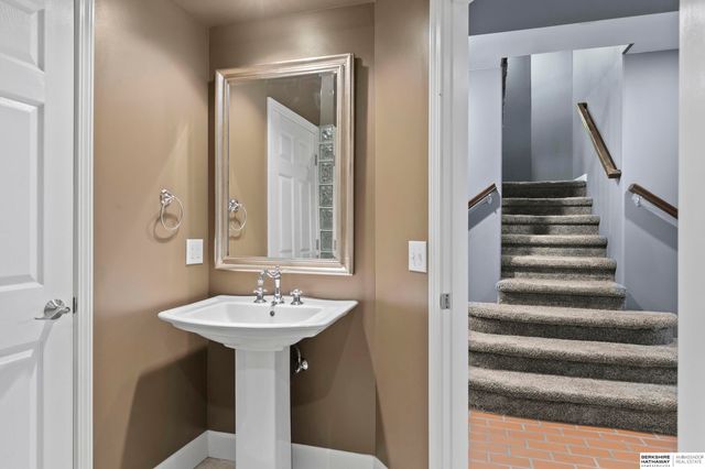 18812 Jackson Street, Elkhorn, NE 68022