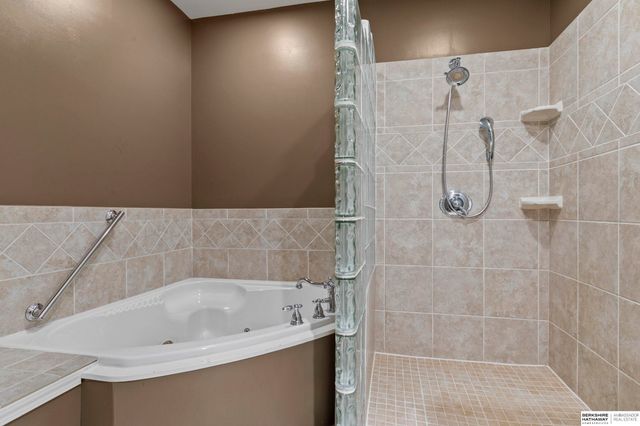 18812 Jackson Street, Elkhorn, NE 68022