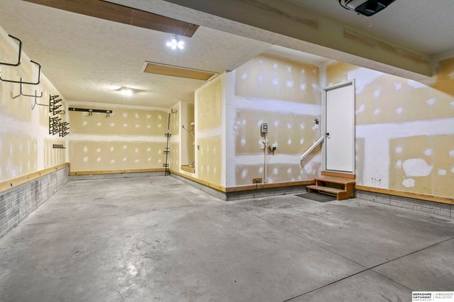 18812 Jackson Street, Elkhorn, NE 68022