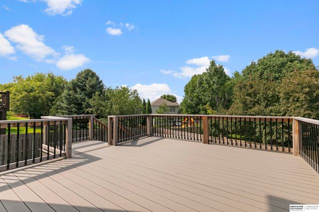 18812 Jackson Street, Elkhorn, NE 68022