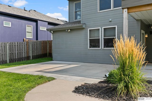 18812 Jackson Street, Elkhorn, NE 68022