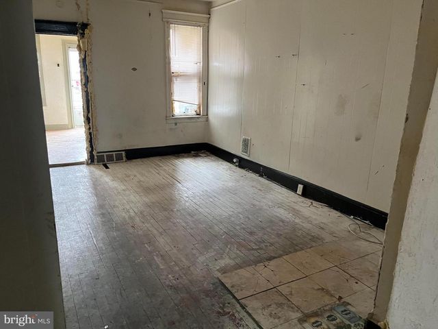 1066 PRINCESS AVE, Camden, NJ 08103