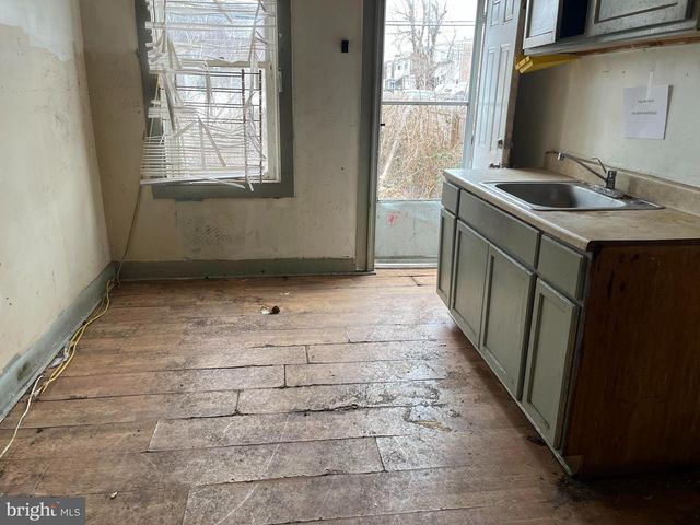 1066 PRINCESS AVE, Camden, NJ 08103