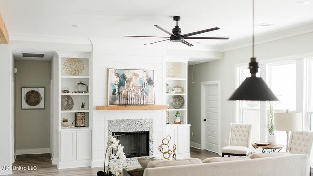 16043 W Dedeaux Road, Gulfport, MS 39503