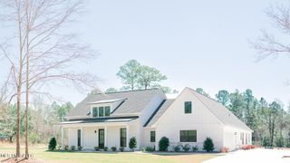 16043 W Dedeaux Road, Gulfport, MS 39503