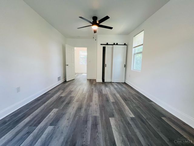 10 Clinton Springs Lane, Cincinnati, OH 45217