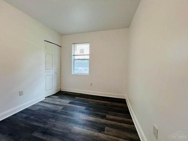 10 Clinton Springs Lane, Cincinnati, OH 45217