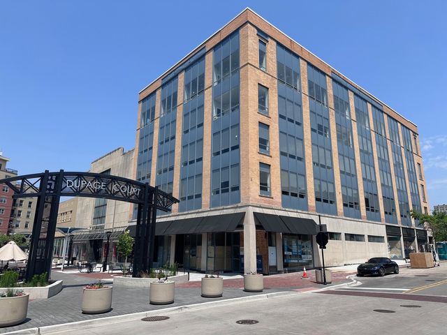 40 DuPage Court 501, Elgin, IL 60120