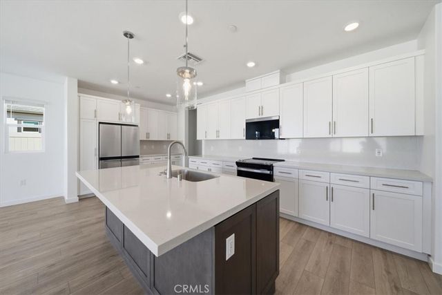 44273 Homestead Street, Lancaster, CA 93535