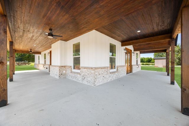 181 County Road 4757, Rhome, TX 76078