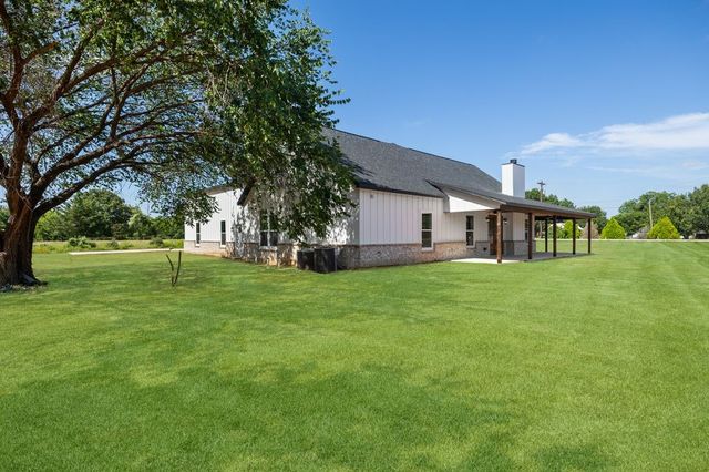 181 County Road 4757, Rhome, TX 76078