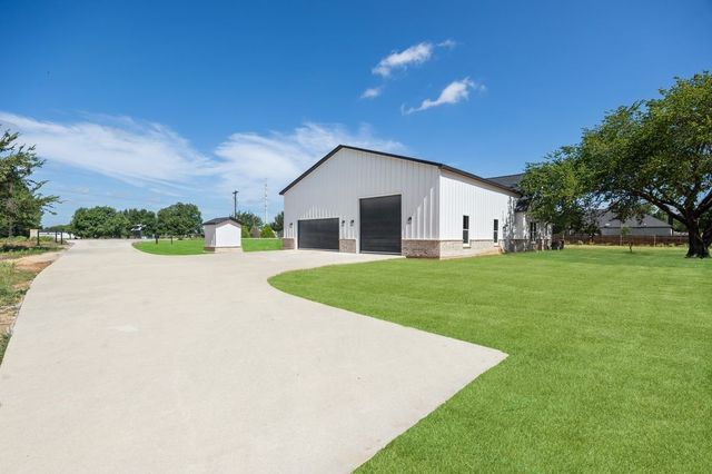 181 County Road 4757, Rhome, TX 76078