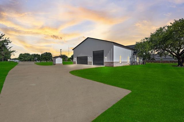 181 County Road 4757, Rhome, TX 76078