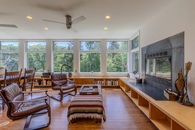 691 Black Bear Road, Jamaica, VT 05343
