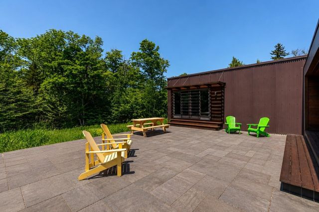 691 Black Bear Road, Jamaica, VT 05343