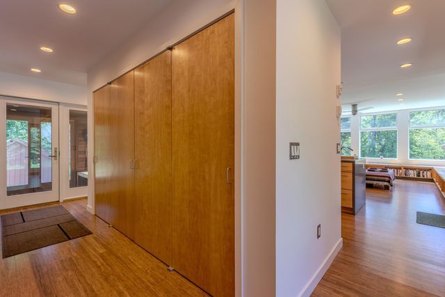 691 Black Bear Road, Jamaica, VT 05343