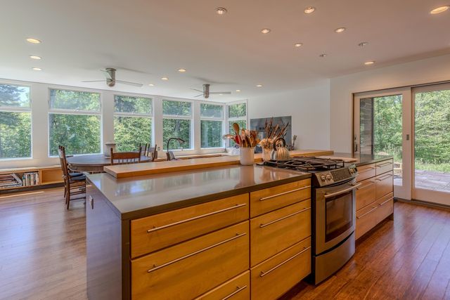 691 Black Bear Road, Jamaica, VT 05343