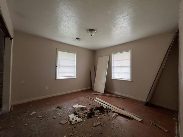 703 W Sterling Street, Baytown, TX 77520