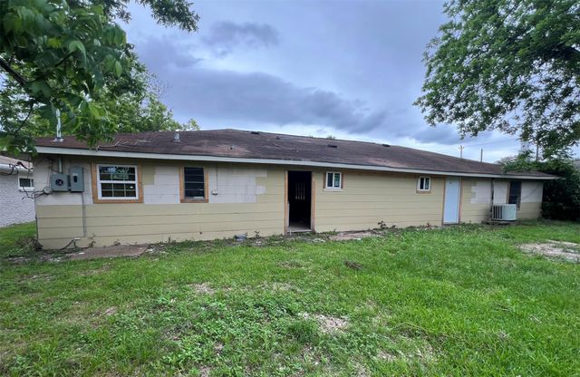 703 W Sterling Street, Baytown, TX 77520