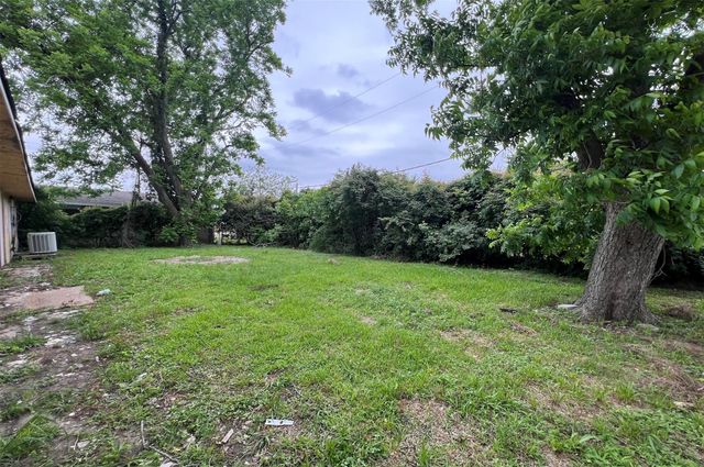 703 W Sterling Street, Baytown, TX 77520