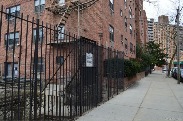 99-10 60th Avenue 5F, Corona, NY 11368