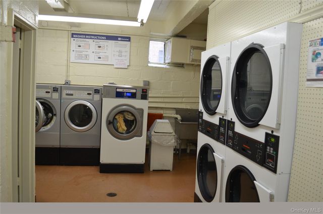 99-10 60th Avenue 5F, Corona, NY 11368