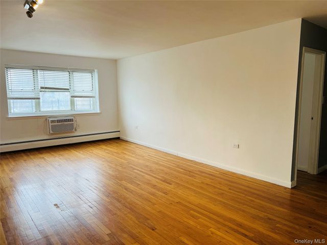 99-10 60th Avenue 5F, Corona, NY 11368