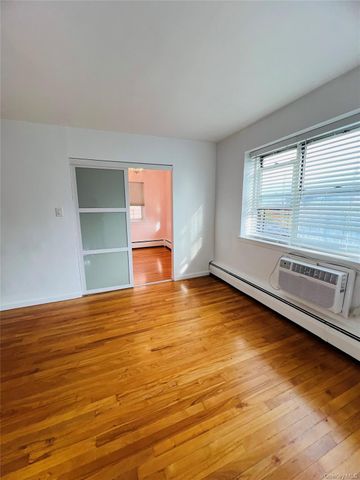 99-10 60th Avenue 5F, Corona, NY 11368