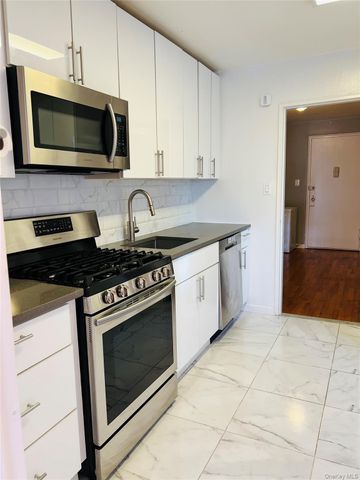 99-10 60th Avenue 5F, Corona, NY 11368