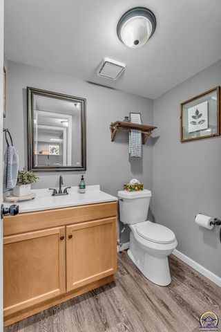 1909 E 25th TER, Lawrence, KS 66046