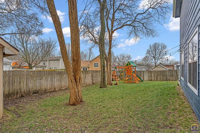 1909 E 25th TER, Lawrence, KS 66046