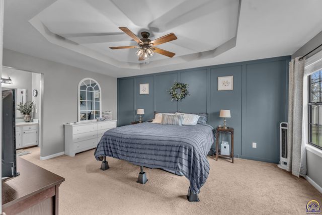 1909 E 25th TER, Lawrence, KS 66046