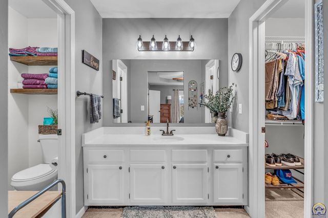 1909 E 25th TER, Lawrence, KS 66046