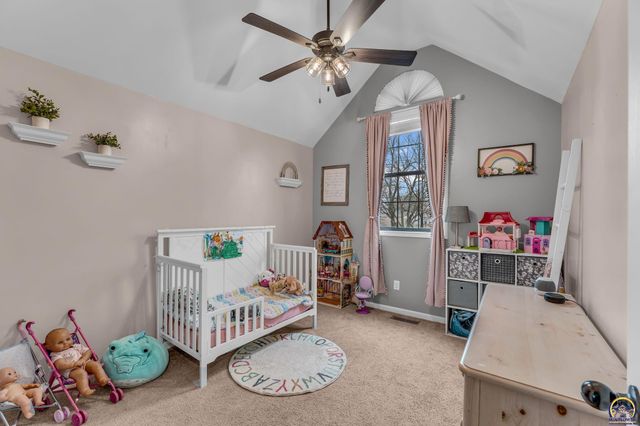 1909 E 25th TER, Lawrence, KS 66046