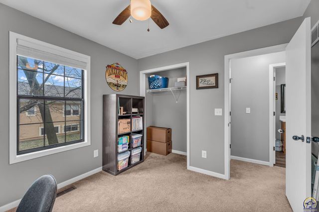 1909 E 25th TER, Lawrence, KS 66046