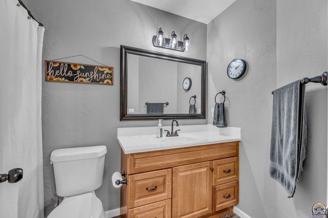 1909 E 25th TER, Lawrence, KS 66046