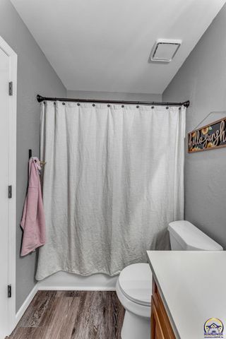 1909 E 25th TER, Lawrence, KS 66046