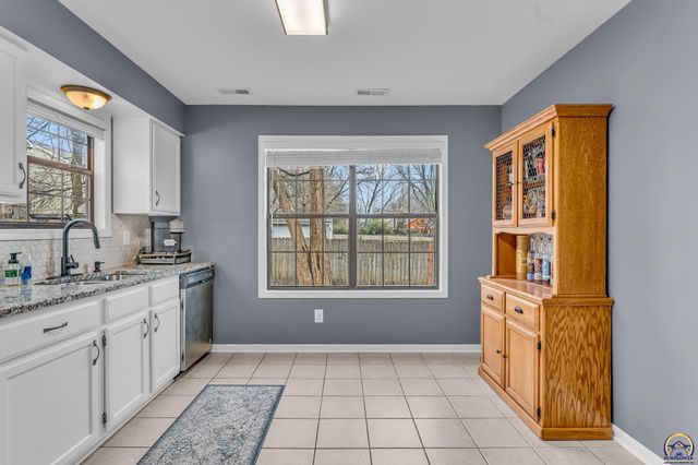 1909 E 25th TER, Lawrence, KS 66046