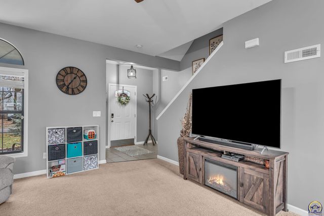 1909 E 25th TER, Lawrence, KS 66046