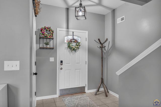 1909 E 25th TER, Lawrence, KS 66046